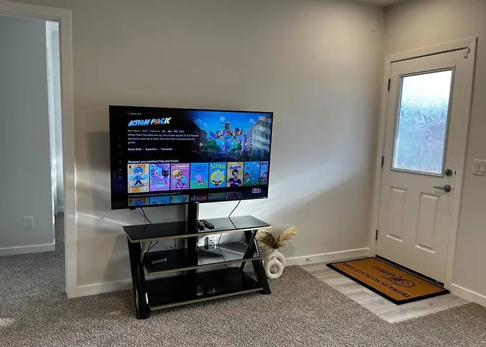 Brand New - Home Away From Home In Nw Calgary